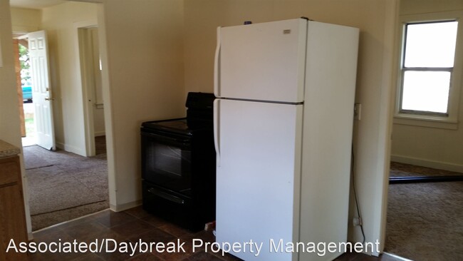 Foto del edificio - 2 br, 1 bath House - 905 N. Naches Ave