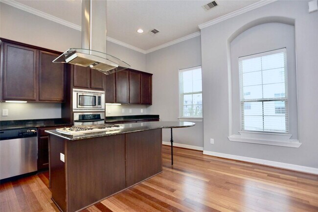 Foto del edificio - 114 Heights Blvd