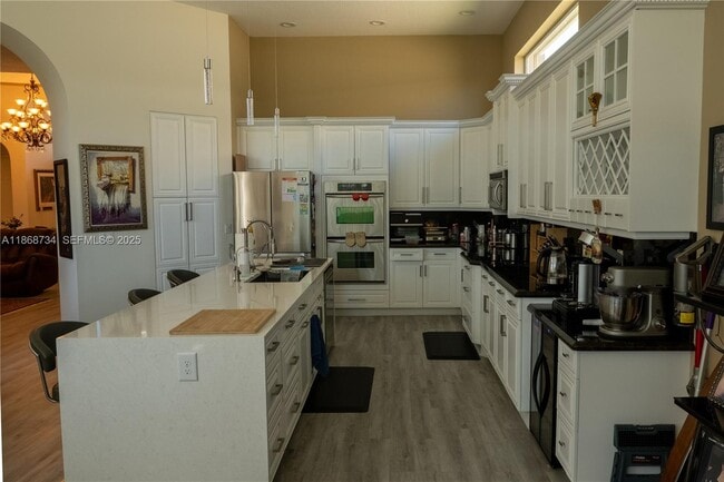 Building Photo - 9350 Via Classico W