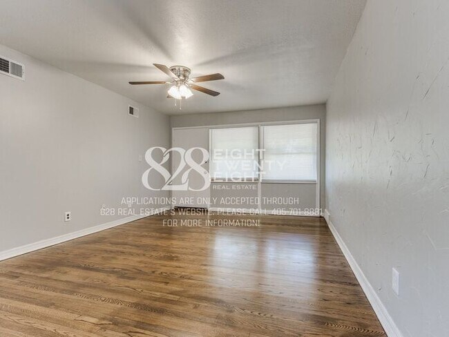 Building Photo - 3 BED/1 BATH HOME CLOSE TO TINKER! AVAILABLE NOW!