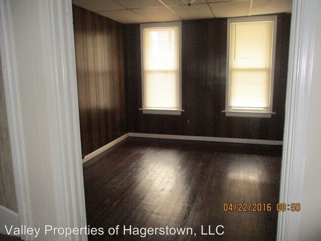 Building Photo - 533-535 N Mulberry St