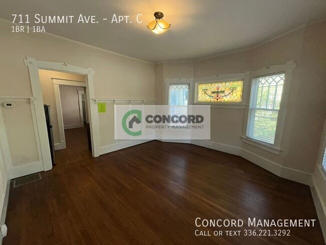 Foto del edificio - 711 Summit Ave