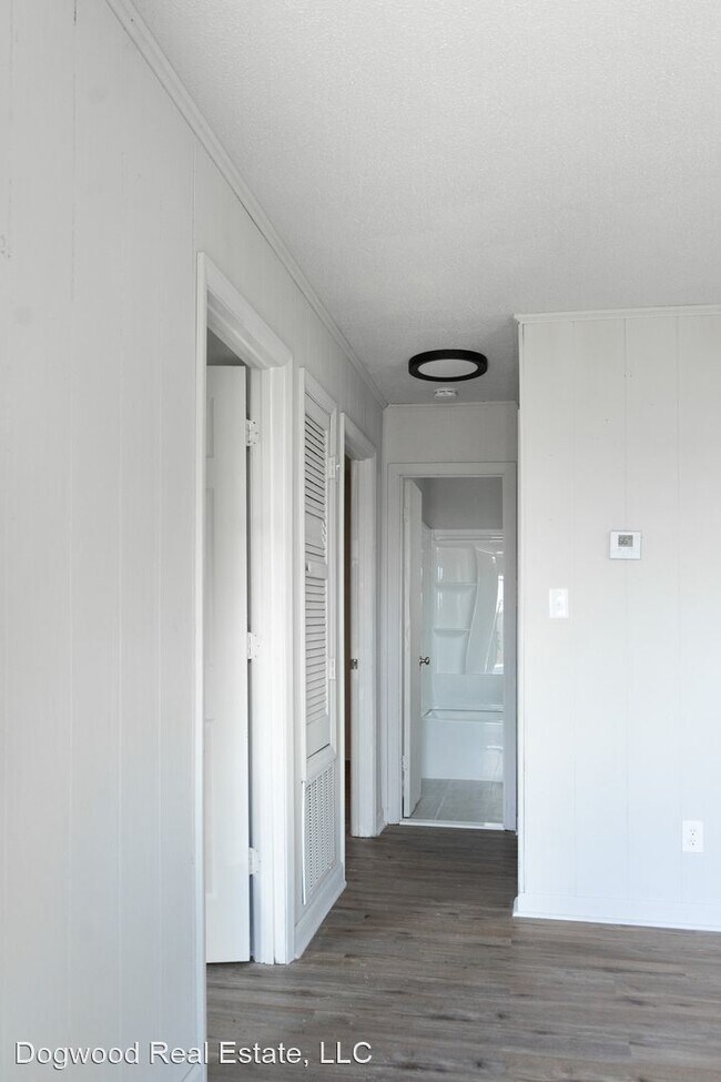 Foto del edificio - 2 br, 1 bath House - 2009-C Broad Street