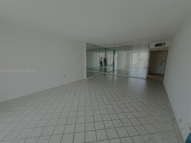 Building Photo - 2801 NE 183rd St