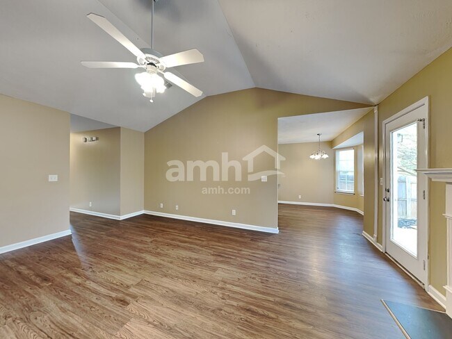 Foto del edificio - 3720 Southbend Dr