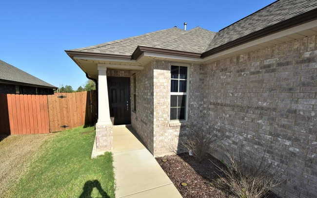 Foto del edificio - 7911 Allen Glen Ln