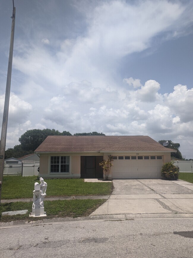 Building Photo - 8112 Tom Sawyer Dr