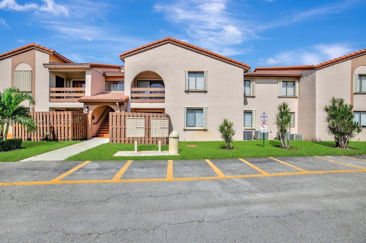 Foto principal - 8999 SW 123rd Ct