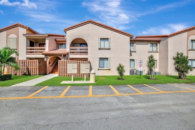 Building Photo - 8999 SW 123rd Ct