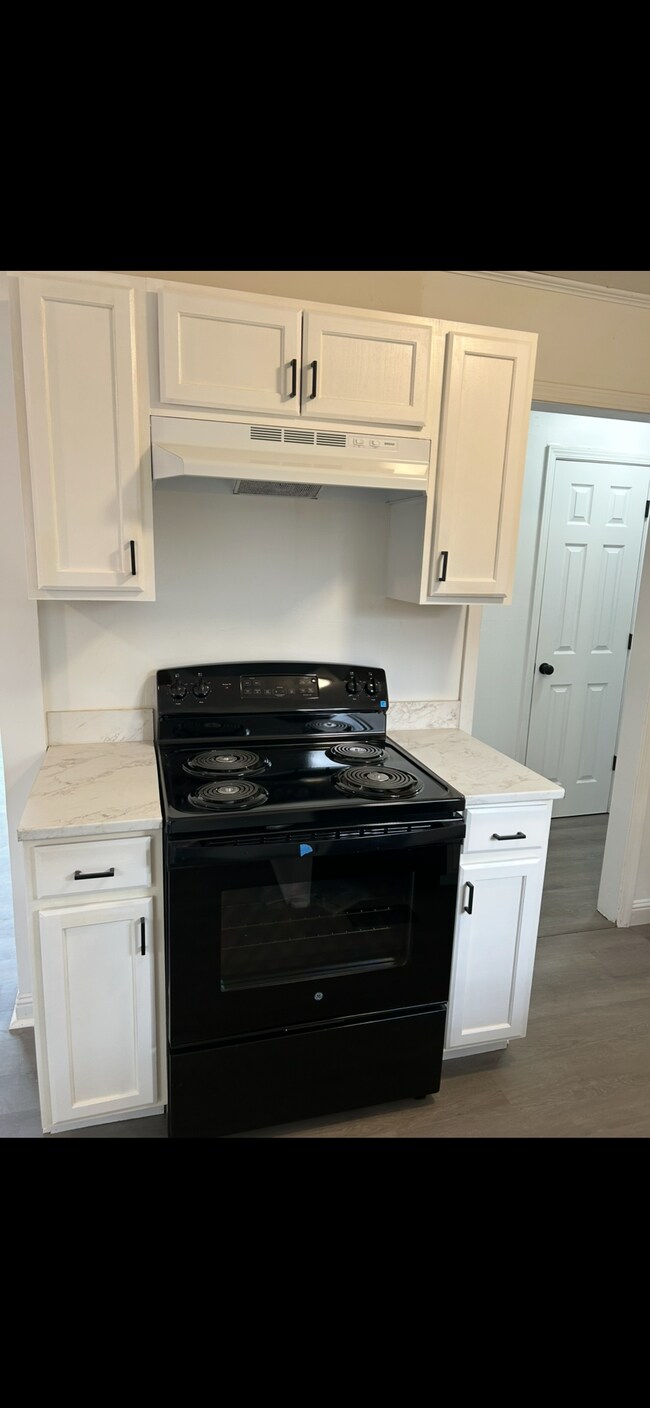 Foto del edificio - 1723 Bloomfield Rd