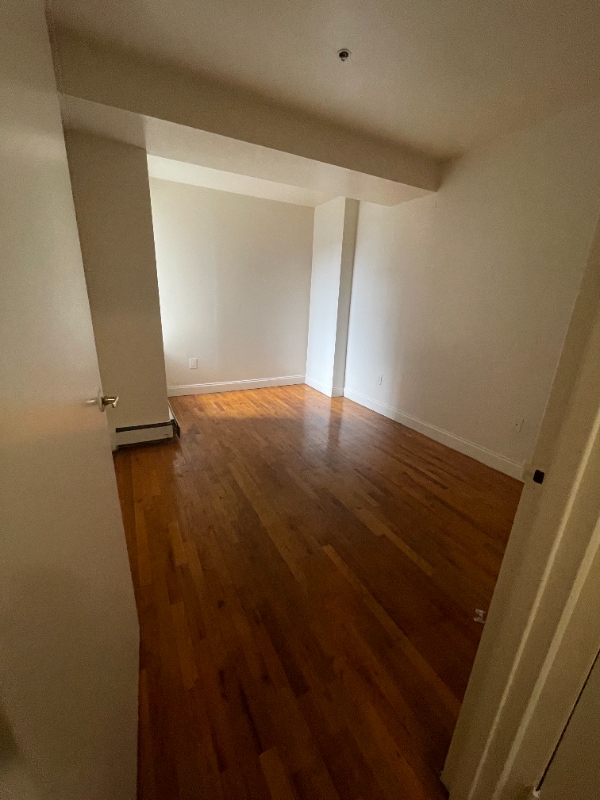 10 Osborne Terrace Unit 1M, Newark, NJ 07108 Room for Rent in Newark, NJ