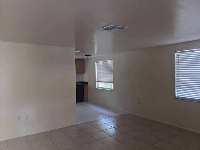 Living Room - 5417 Lemon St