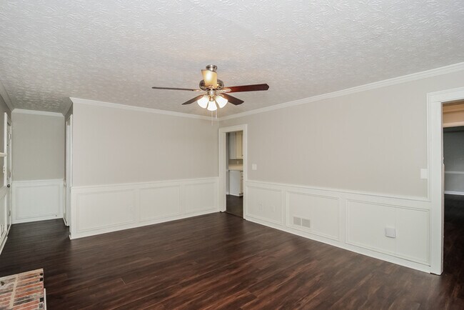 Building Photo - 4296 Alison Jane Dr NE