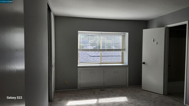 Building Photo - 1830 Holland Dr