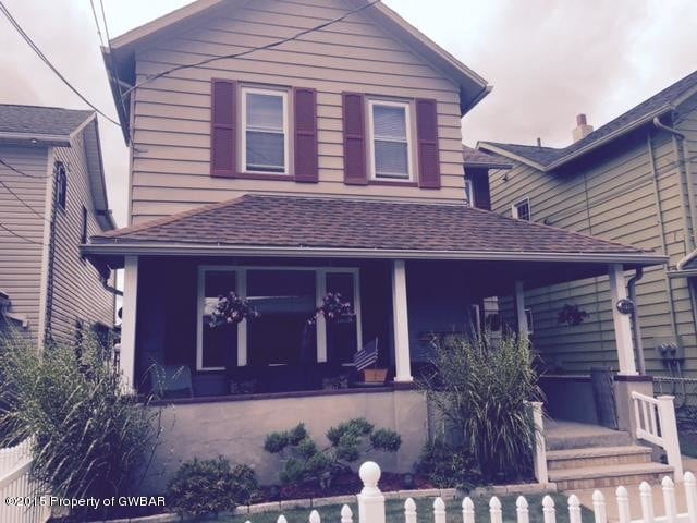 Primary Photo - 189 E 6th St