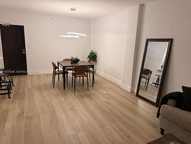 Foto del edificio - 1500 Bay Rd