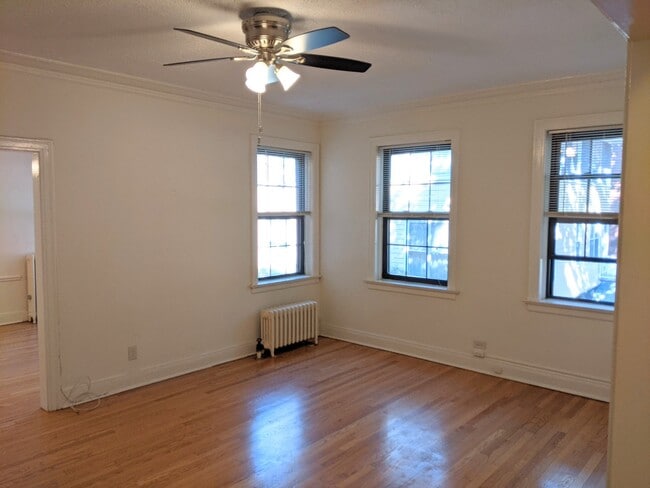 Building Photo - 1139 Maple Ave