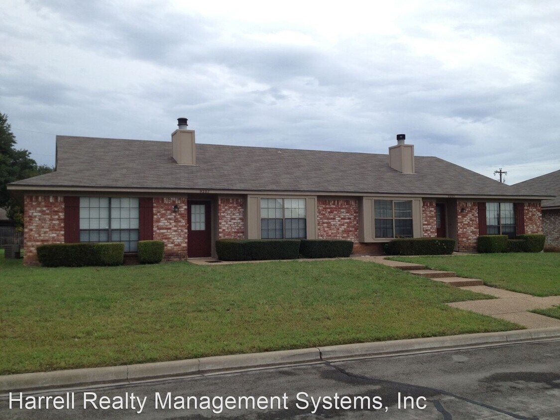 Primary Photo - 3 br, 2 bath House - 9207 Regal