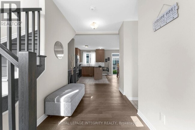 Building Photo - 724 Vennecy Ter