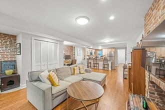 Building Photo - 194 Washington St