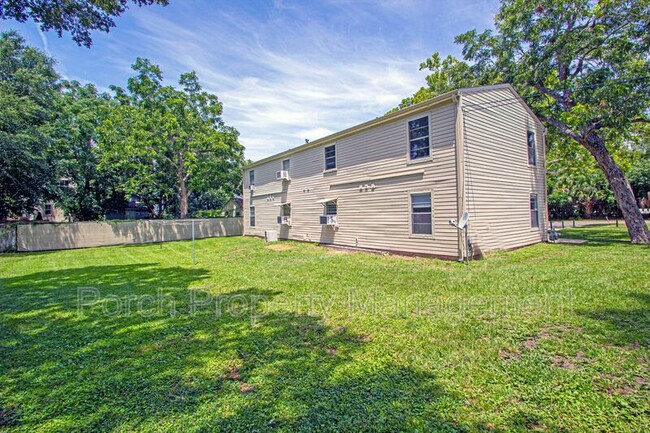 Building Photo - 161 E Strong St