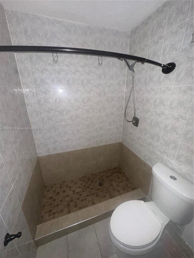 Foto del edificio - 9300 E Elm Ln