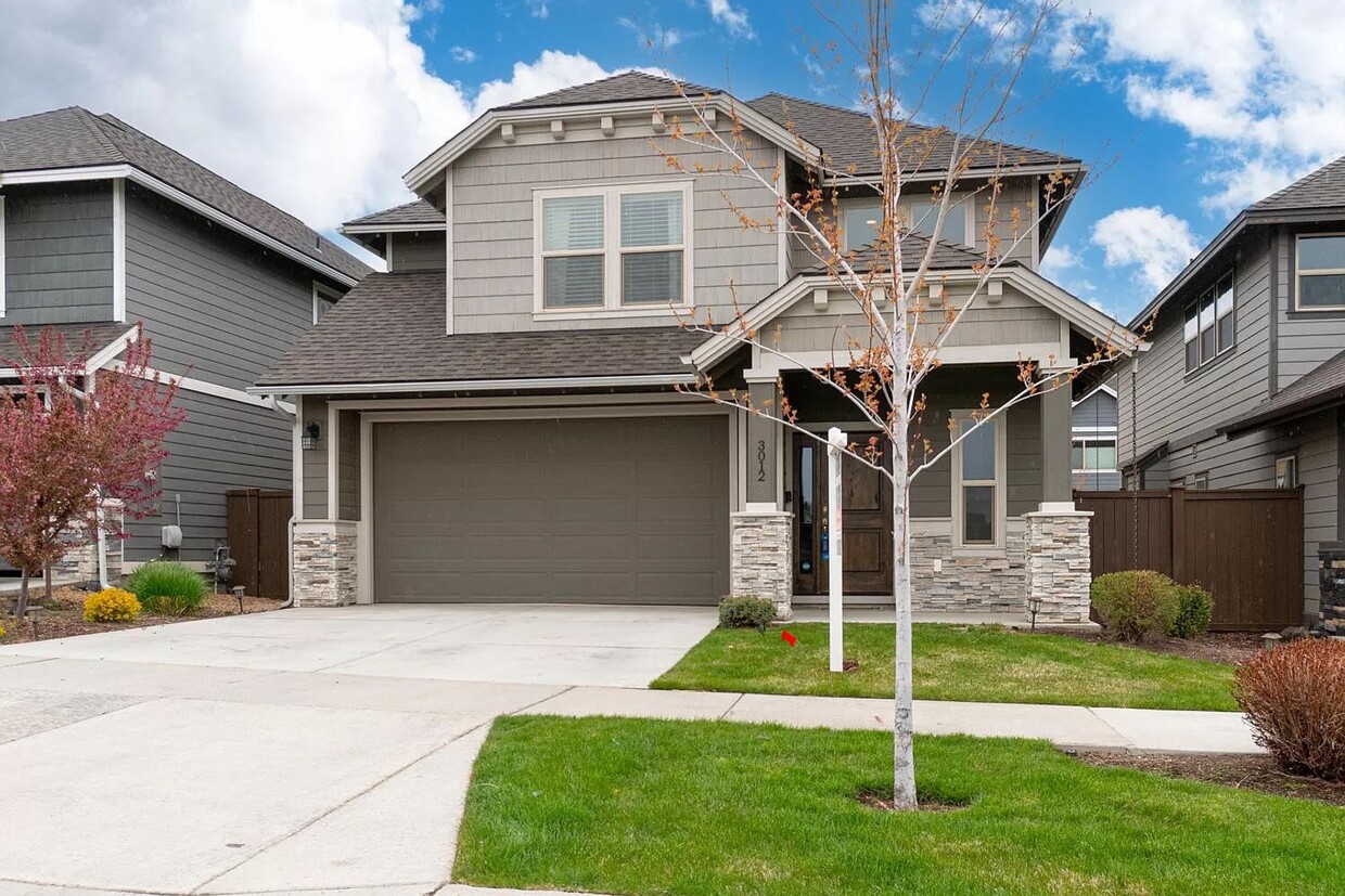 Primary Photo - Spectacular home on Bend's Eastside