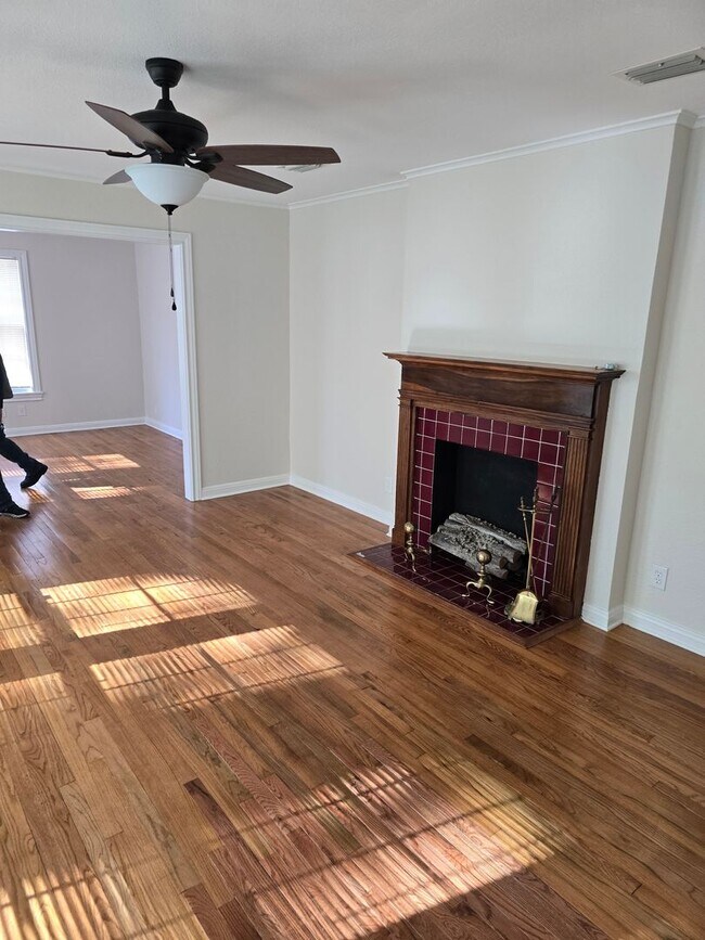 Foto del edificio - Broadmoor Historical  3 Bedroom 2 Bathroom