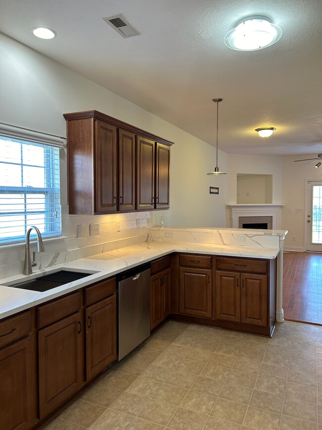 Building Photo - 2444 Glyncastle Way
