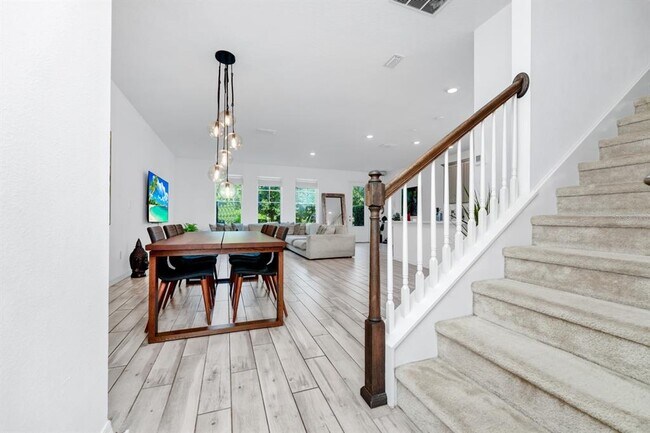 Building Photo - 652 Benoi Dr