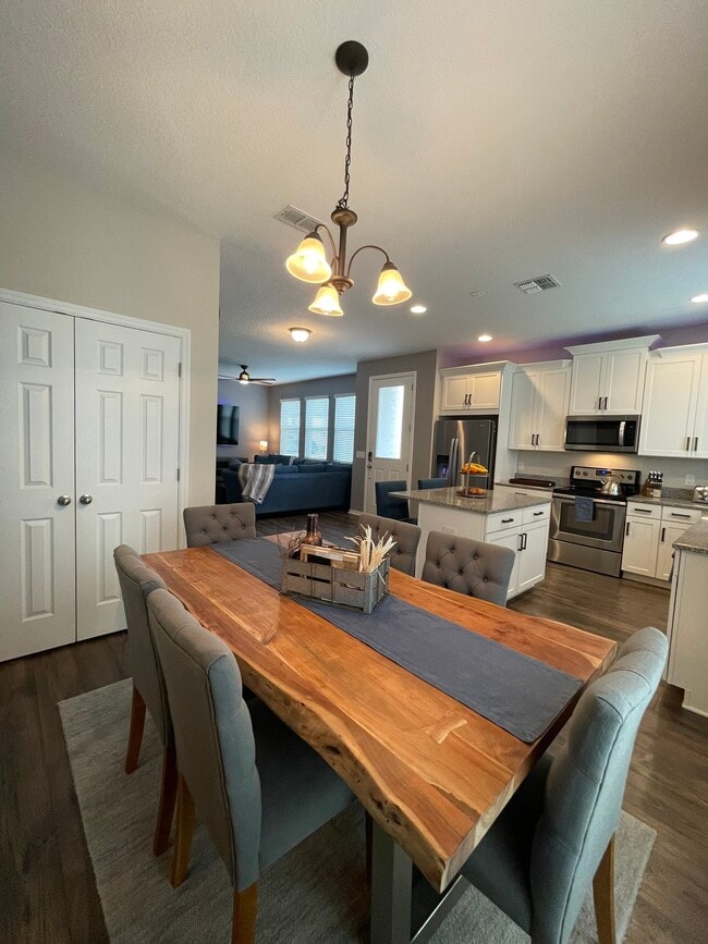 Building Photo - 3561 Brighton Park Cir