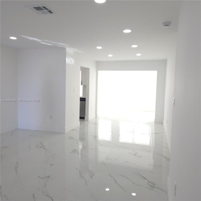 Building Photo - 4404 NW 46th Way