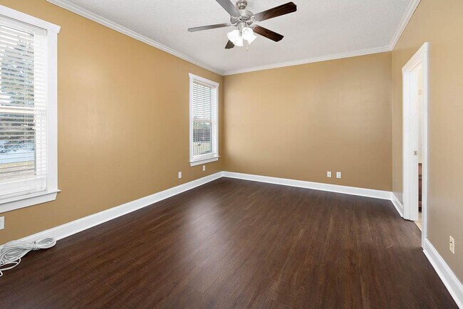 Building Photo - 31 Autumns Wood Dr