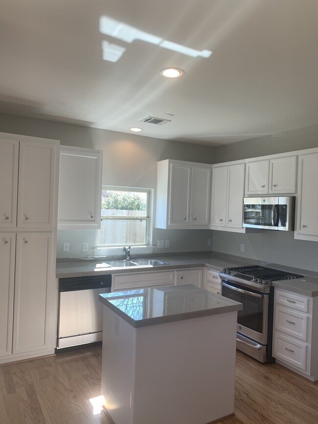 Foto del edificio - 538 E 38th St