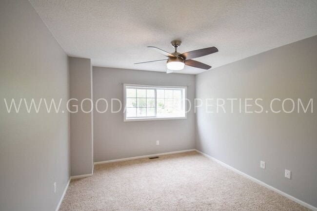 Foto del edificio - 2 Bedroom 2 Bath Townhome In West DesMoines