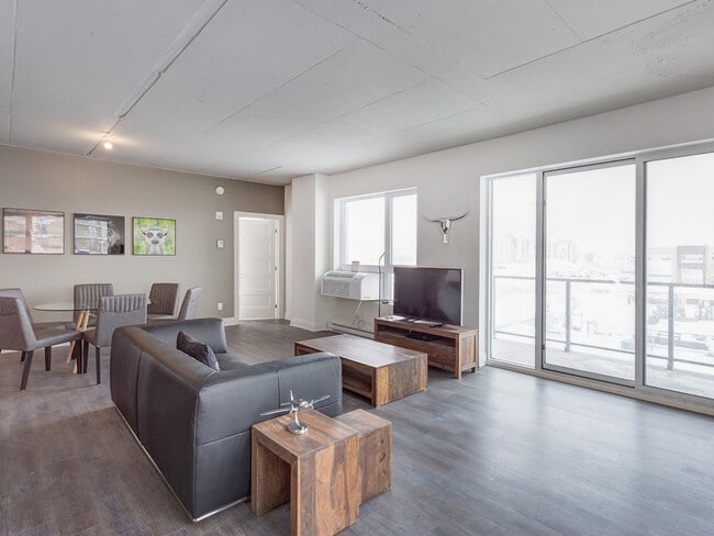 Building Photo - 3075 Promenade du Quartier-Saint-Martin