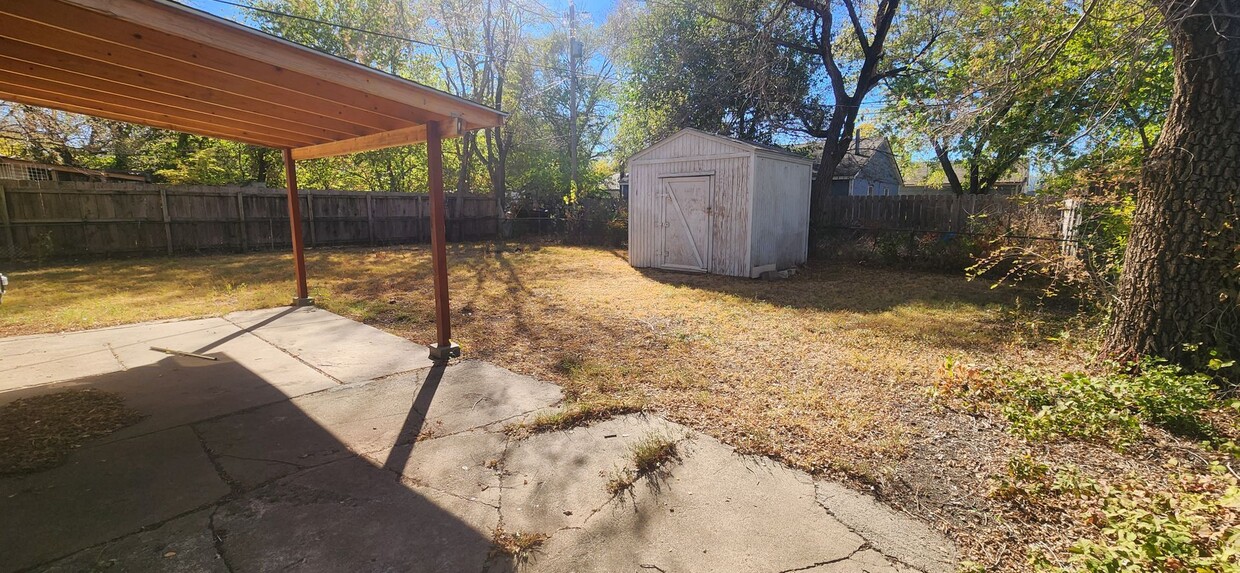 Primary Photo - Spacious 2 bedroom and 1 Bath home in Sout...