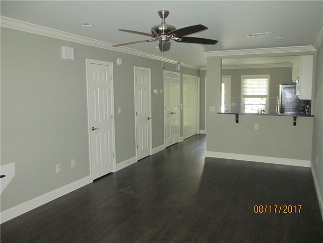Building Photo - 106 Sunset Ave