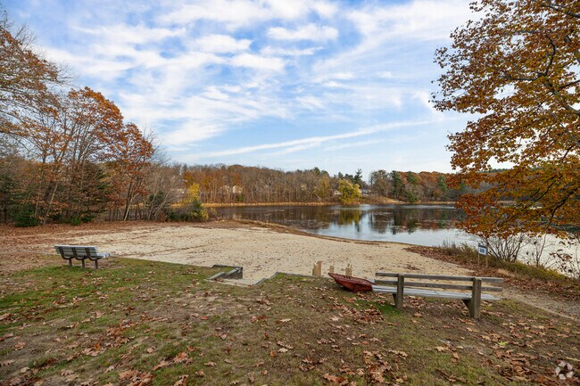Eagle Lake Park offers a quiet space for families to enjoy water activities.