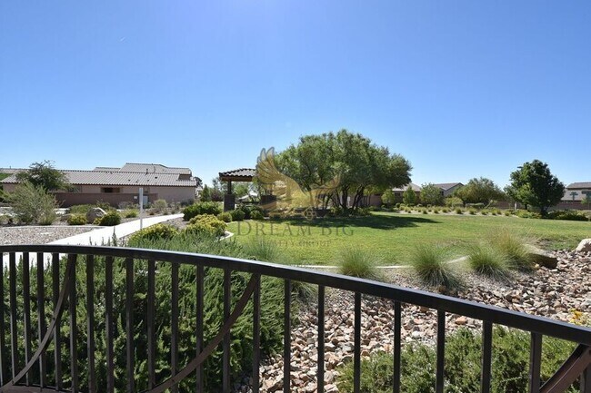 Foto del edificio - 7226 Summer Grove Ave