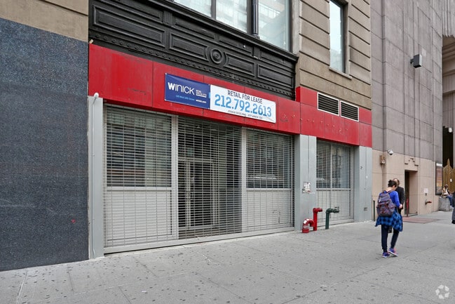 Building Photo - 116 W 14th St