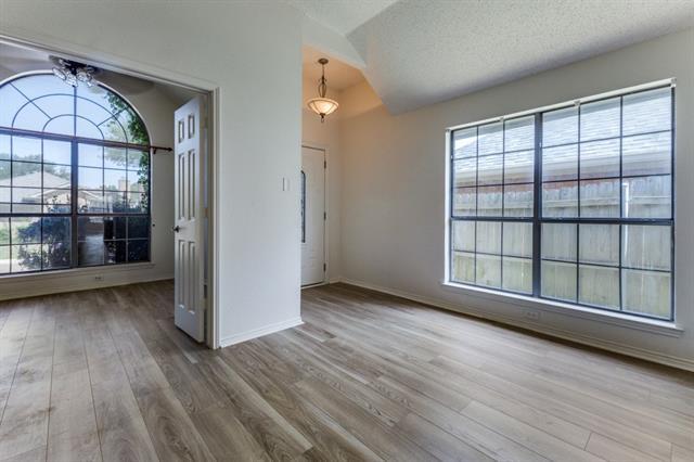 Foto del edificio - 917 Haverstraw Pl