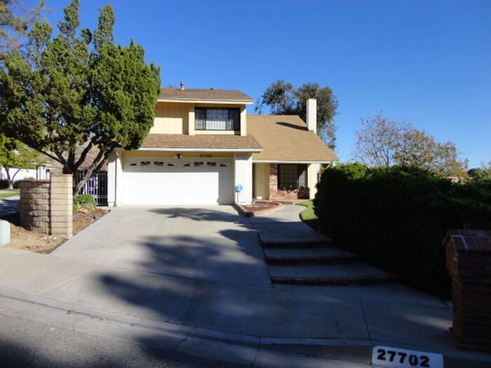 Primary Photo - Nice 3 + 2.5 + Loft View Home Santa Clarita