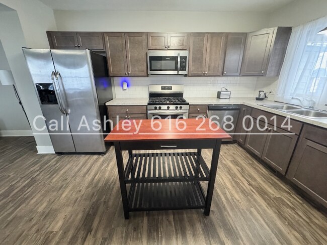 Foto del edificio - 1032 Logan St SE