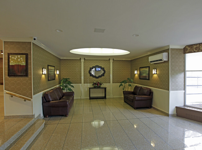 Lobby Photo - Elmhurst Towers Apartments