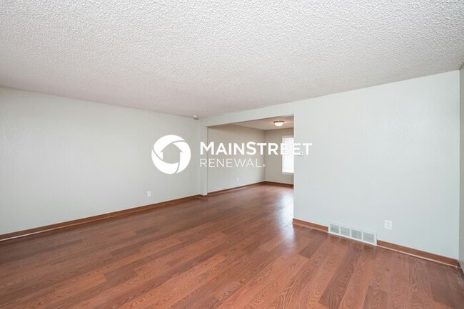 Building Photo - 4 Bedroom Pet-Friendly Home in Aurora, CO with Main Street Renewal