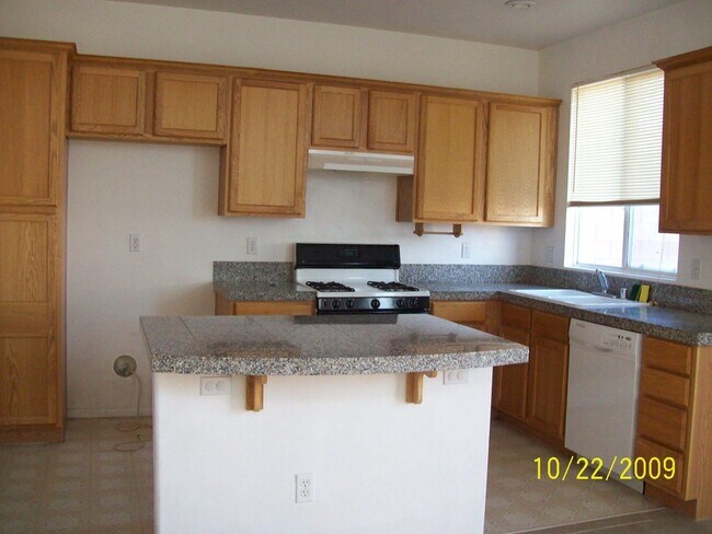 Building Photo - Beautiful Three Bedroom Home in Summerlin