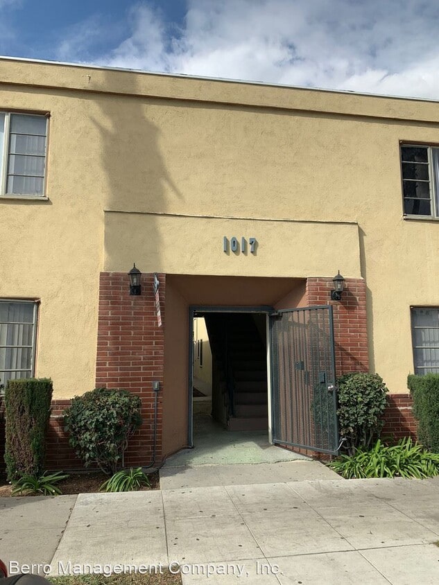 Primary Photo - 1017 Pacific Ave