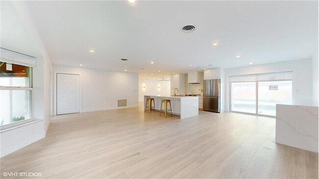 Foto del edificio - 4761 NE 28th Ave