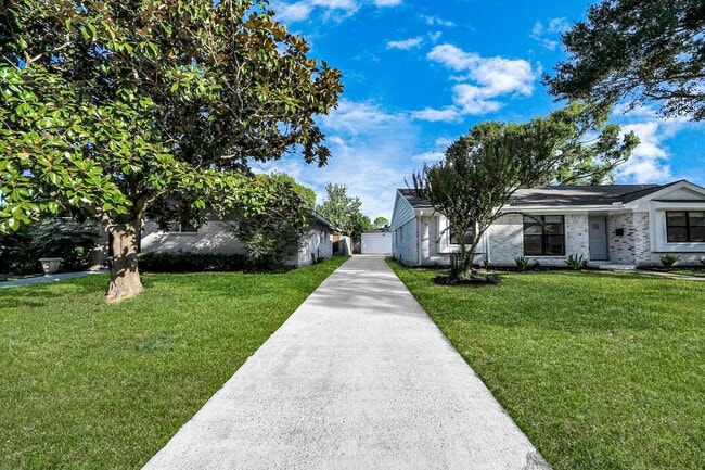 Foto del edificio - 5914 Warm Springs Rd